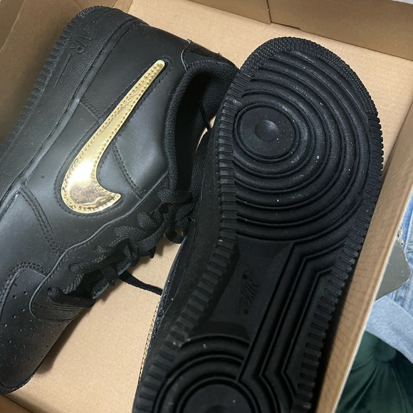 Nike Air Force One - Picture 2 of 6